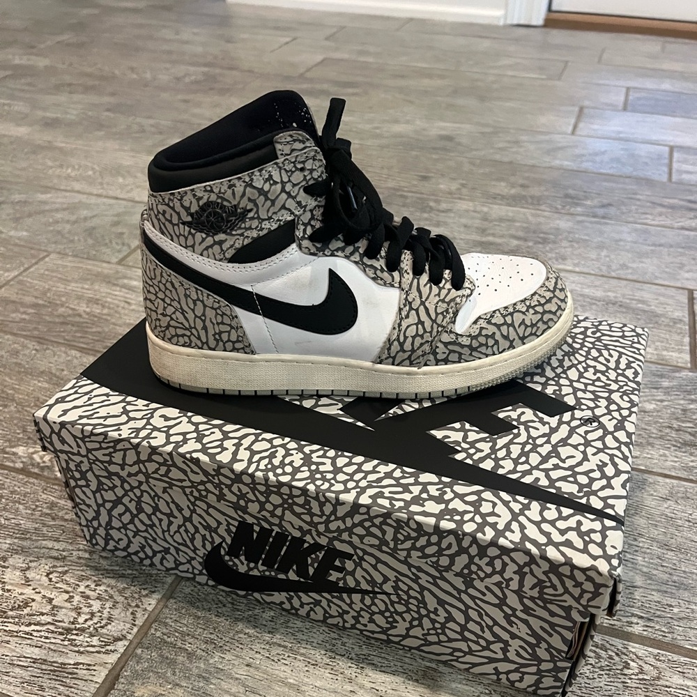 Air Jordan 1 size 6Y